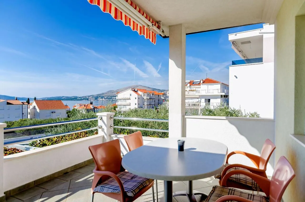 Apartments Palm Tree Trogir Croatia