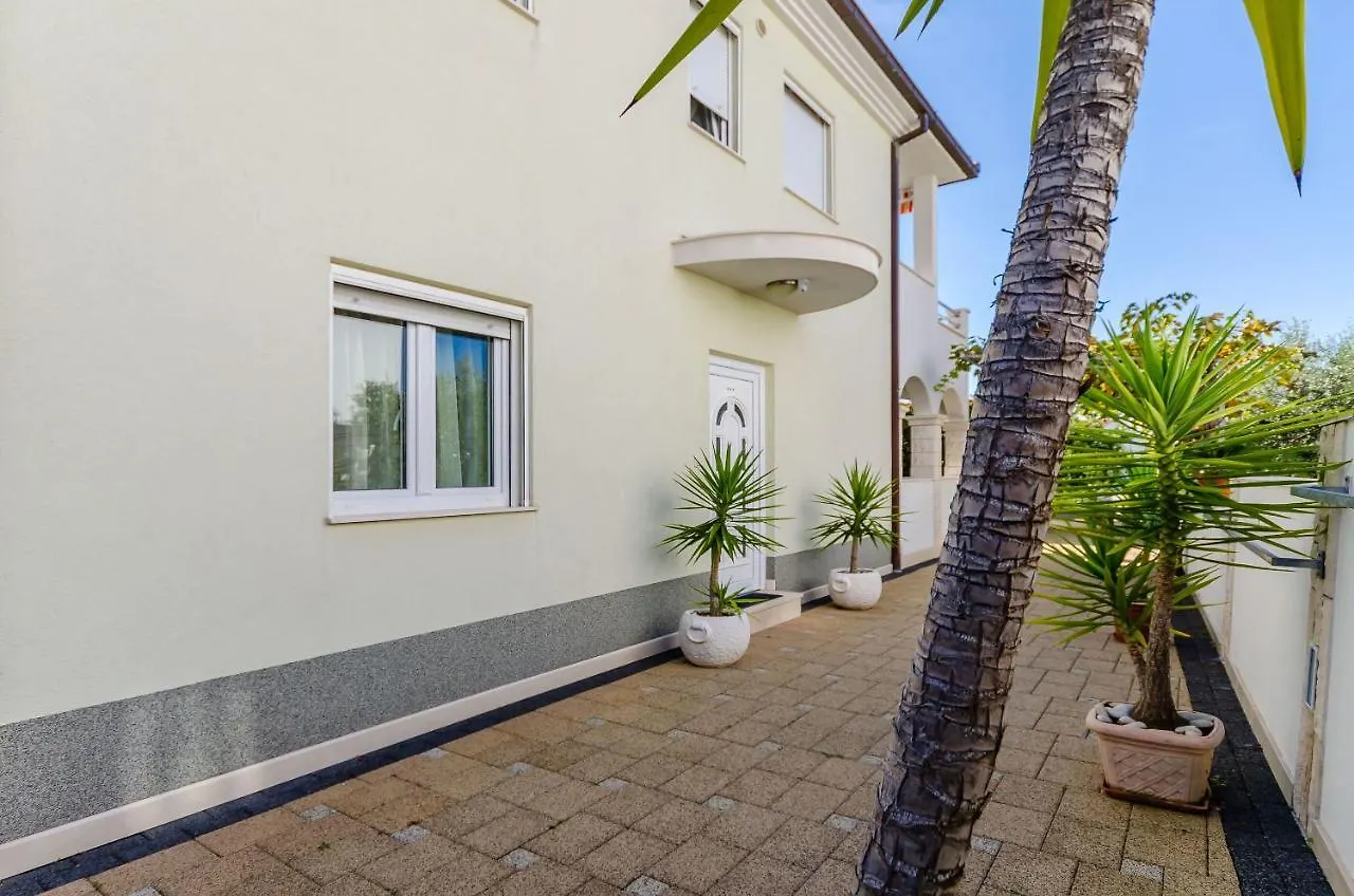 Apartments Palm Tree Trogir