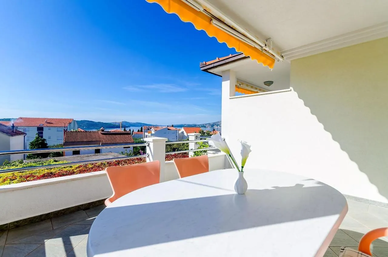 Apartments Palm Tree Trogir Croatia