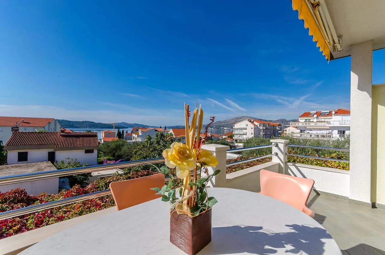 Apartments Palm Tree Trogir